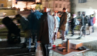 Schlangestehen
